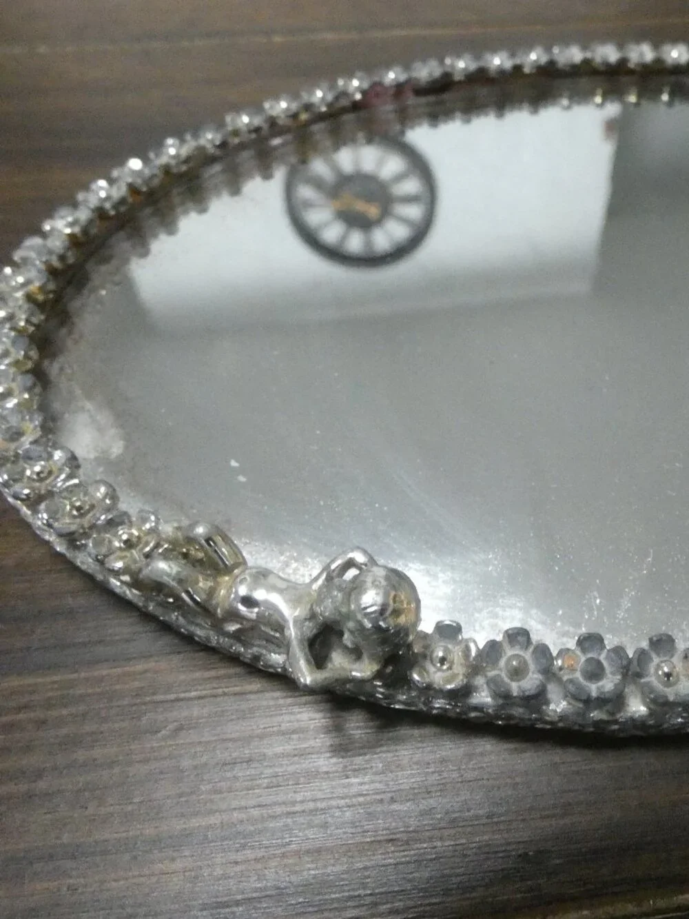 VTG Sam Fink Silver Colored Oval Ornate Mirror Cherubs Resting Filigree Tray 7.5